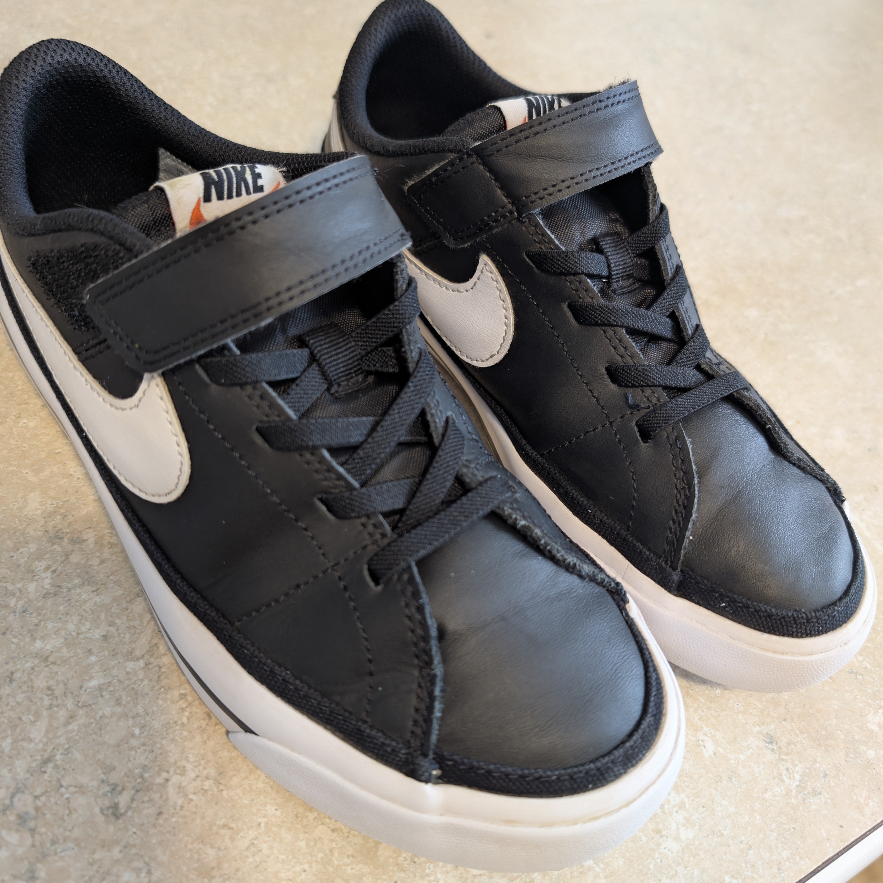 Nike Kids Black Sneakers Like New